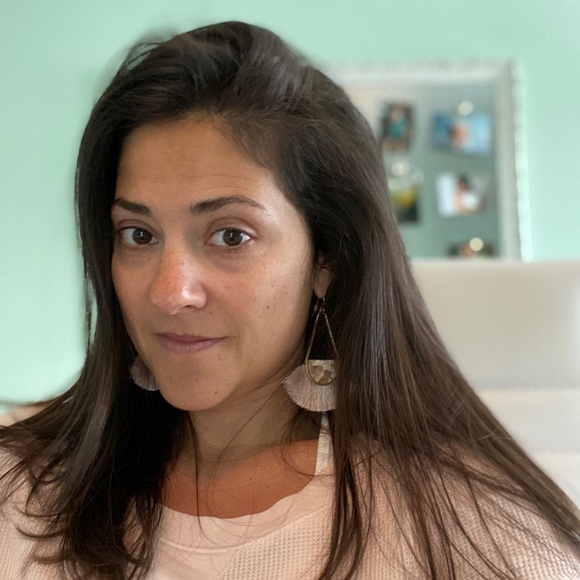 Meet your Posher, Christy - Picture 1 of 1